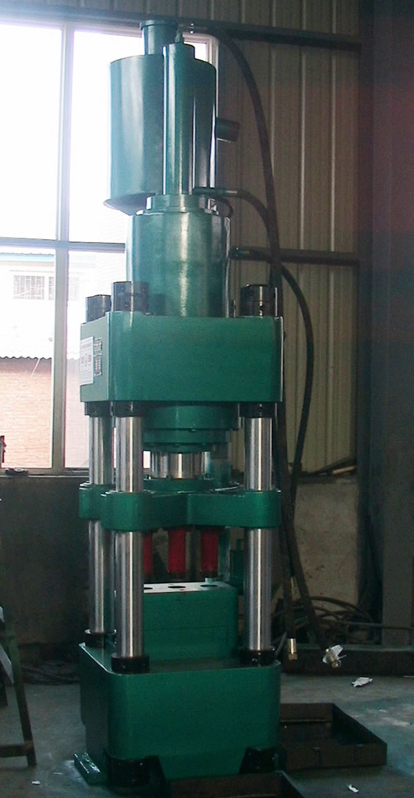 半自動(dòng)鐵劑壓塊機(jī)